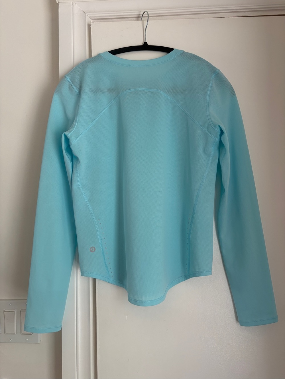 Lululemon Light Blue Long Sleeve Crewneck Running Top - Picture 5 of 14